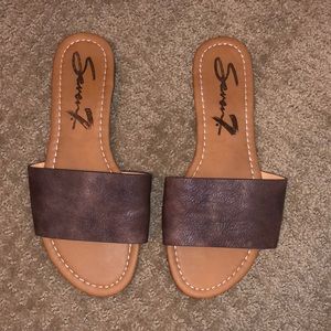 Seven7 Size 8 Solo Slide sandal